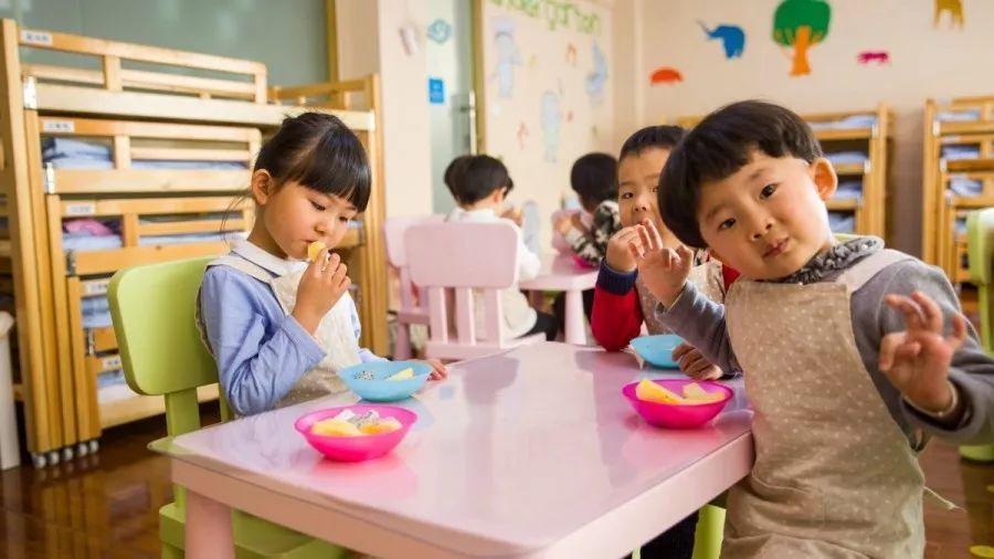 小班科学育儿知识10篇常规培养：从焦虑到从容，轻松建立宝宝安全感与好习惯